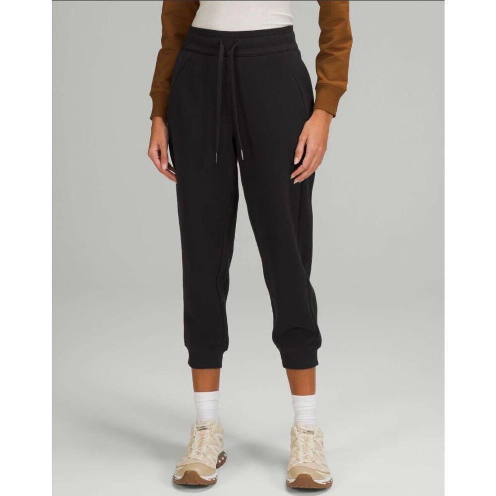 Lululemon Scuba High-Rise Cropped Jogger Black Sweatpants Loungewear Size 14